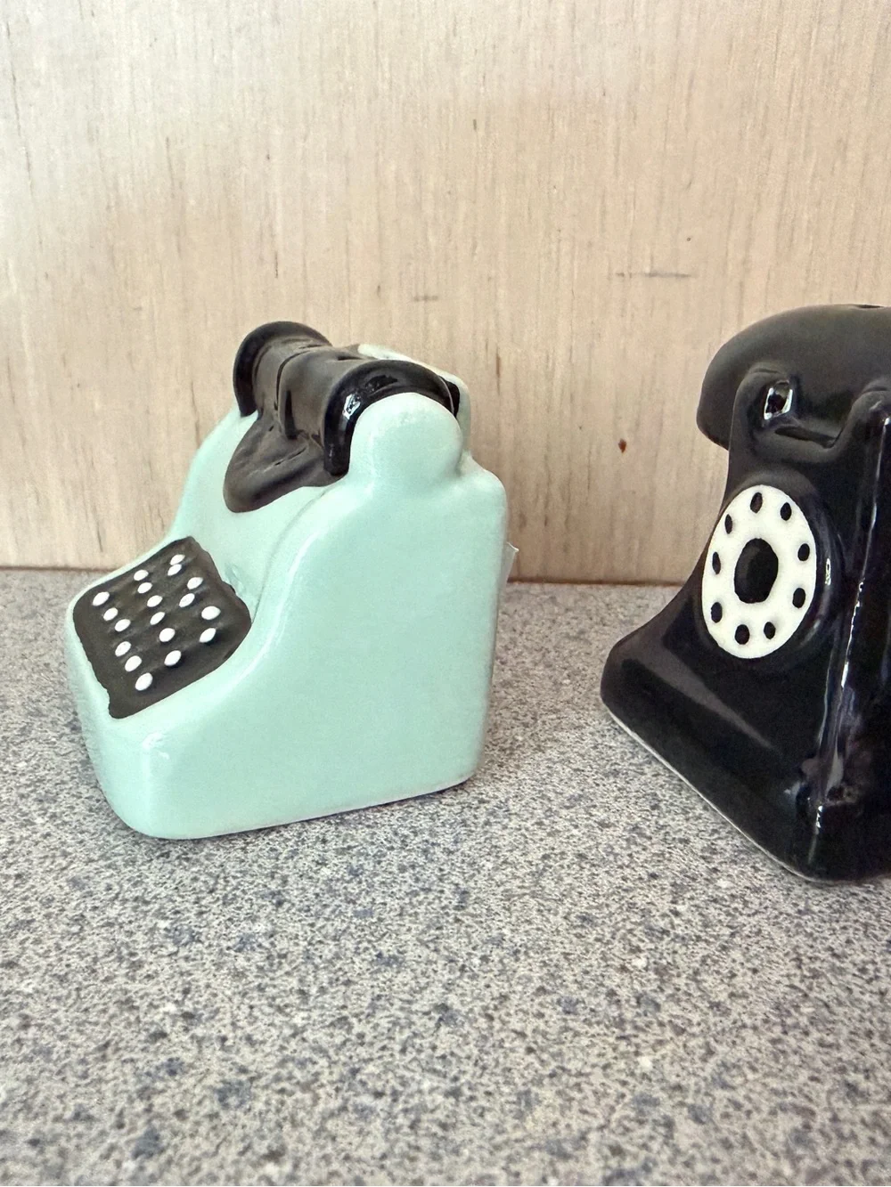 New Crate & Barrel Old Fashioned Typewriter Telephone Salt & Pepper Shaker Set